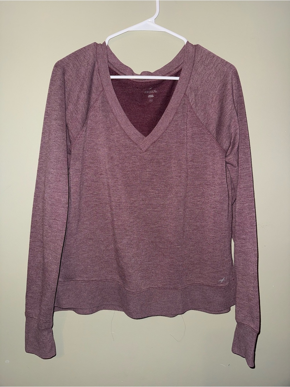 Women's Mauve V-Neck Pullover Sweatshirt